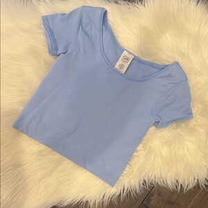 Athleta Girl "Rise Above" Blue Ribbed Crop Tee - Size M (8/10)